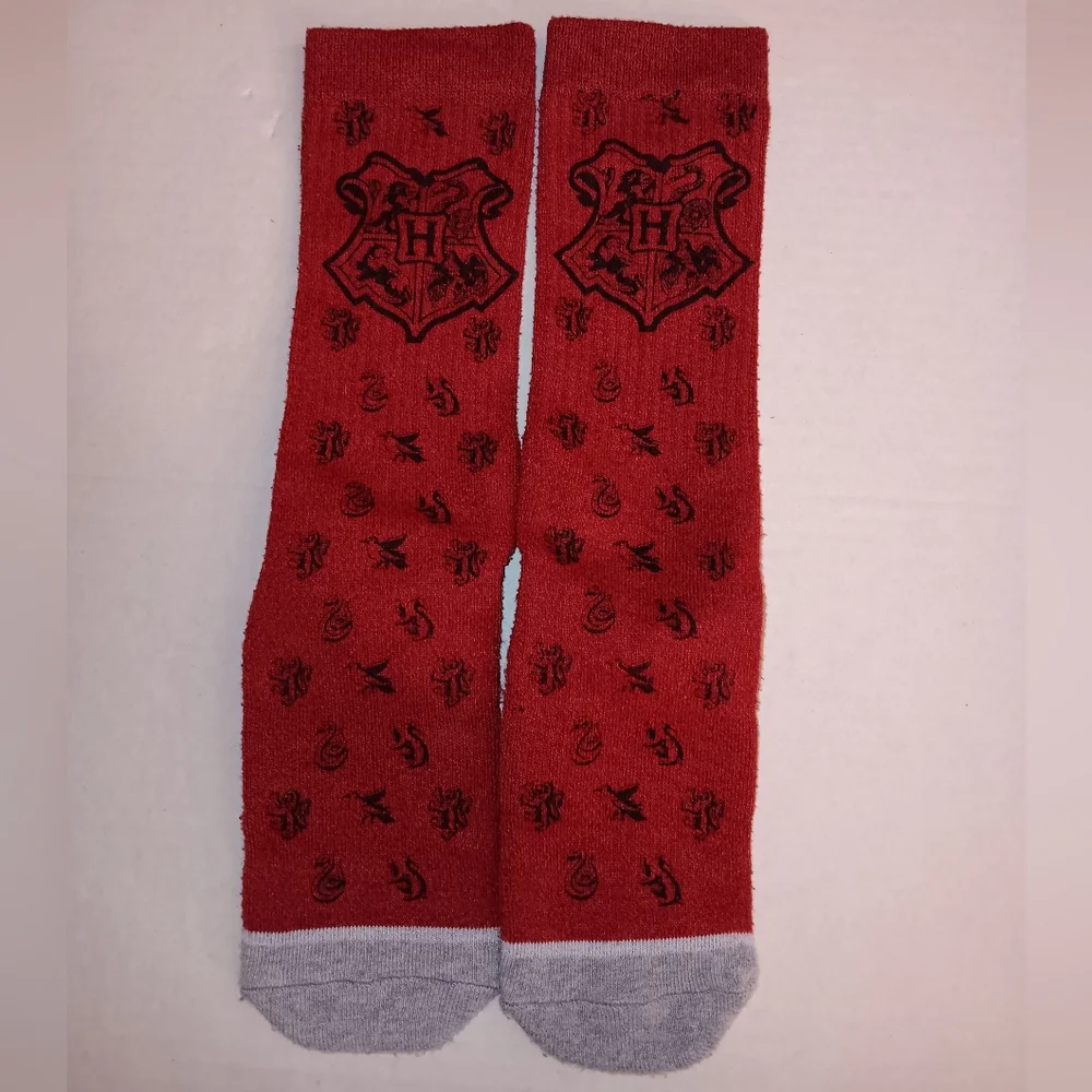 Red Harry Potter  Hogwarts Crest Socks Gray Toe Heel